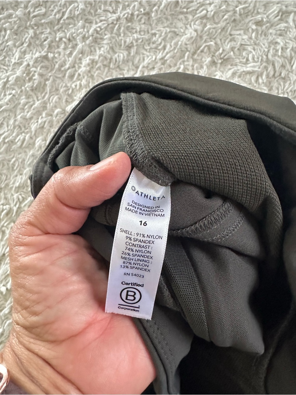 Athleta Headlands Hybrid Cargo Tight Shale Green #353474 Size 16 EUC - Picture 10 of 10